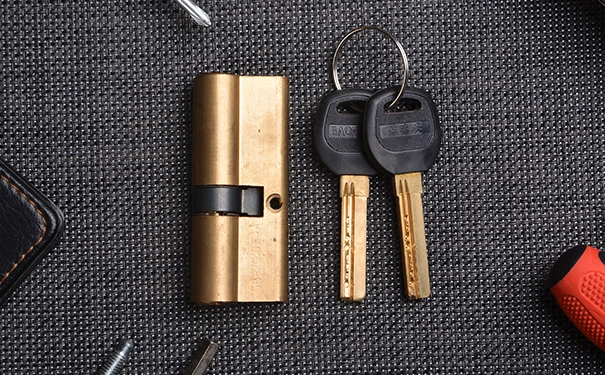 防盗门更换锁芯的价格参考